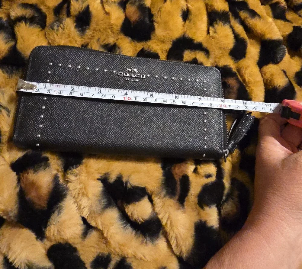 Coach sleek zip